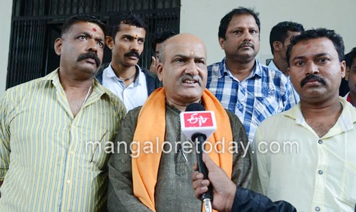 Muthalik  in mangaluru 1